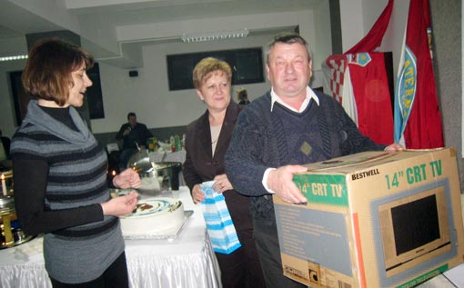 Božićno novogodišnj domjenak HBZ-a odsjek 2001 - 20.12.2008. Božićno novogodišnj domjenak HBZ-a odsjek 2001 - 20.12.2008.