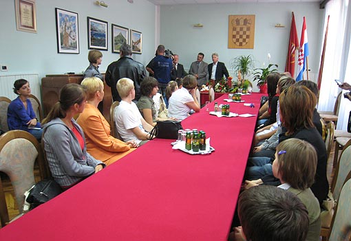 Ugodno druženje s gradskim vlastima nakon čestitanja