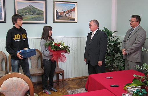 Gimnazija Bernardina Frankopana Ogulin Čestitke za Dan Grada Ogulina 2009 iz Gimnazije Bernardina Frankopana Ogulin