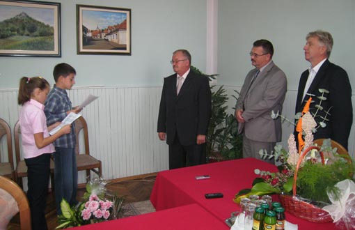 Osnovna škola I.B. Mažuranić Čestitke za Dan Grada Ogulina 2009 iz OŠ I.B. Mažuranić