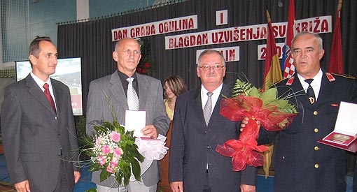 Priznanja Marijanu Kurelcu i Prvoj osnovnoj školi Priznanje za životno dijelo i Priznanje za stvaralački rad