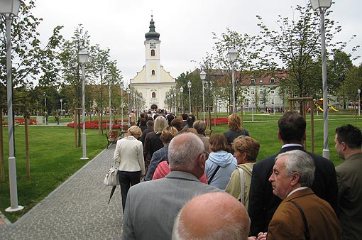 Ulazak u crkvu nakon procesije Ulazak nakon procesije u župnu crkvu Sv. Križa
