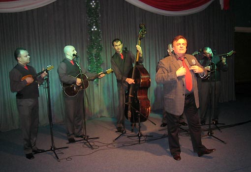Krunoslav Kićo Slabinac održao je Božićni koncert u Ogulinu Krunoslav Kićo Slabinac održao je Božićni koncert u Ogulinu