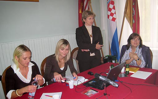 Naša Ogulinka mr. sc. dr. Nives Šikanić Dugić, spec. ginekolog Naša Ogulinka mr. sc. dr. Nives Šikanić Dugić, spec. ginekolog