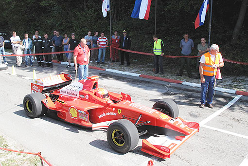 Formulu 1 koju je vozio Slovenac Marijan Smrdelj