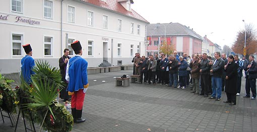 Polaganje vijenaca za 22 poginula hrvatska redarstvenika u Domovinskom ratu Malonogometni turnir "22 poginula prva hrvatska redarstvenika" Karlovačke županije