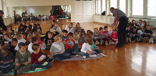 Zabavne radionice kao nastavak predavanja MUP-a o sigurnosti u prometu Zabavne radionice kao nastavak predavanja MUP-a o sigurnosti u prometu