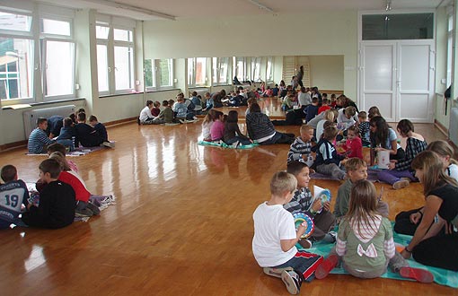 Zabavne radionice kao nastavak predavanja MUP-a o sigurnosti u prometu Zabavne radionice kao nastavak predavanja MUP-a o sigurnosti u prometu
