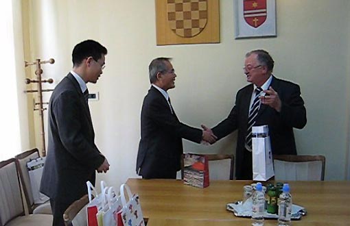 Potpisan Darovni ugovor za donaciju Vlade Japana Domu zdravlja Ogulin Potpisan Darovni ugovor za donaciju Vlade Japana Domu zdravlja Ogulin