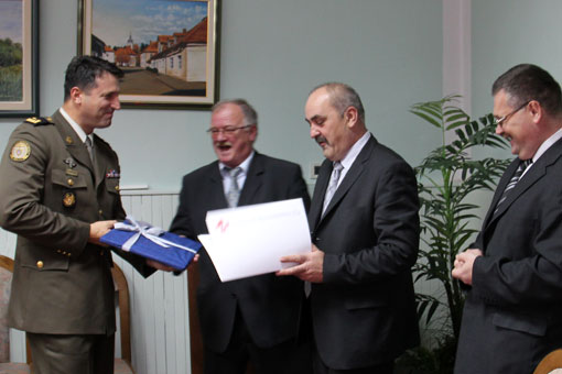 Gradonačelnik Magdić primio jubilarne darivatelje  krvi za 50 i 75 darivanja