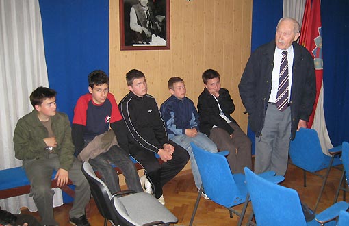Na Izbornoj skupštini Kuglačkog kluba "Policajac" Ogulin došlo je do zamijene mjesta predsjednika i tajnika Na Izbornoj skupštini Kuglačkog kluba "Policajac" Ogulin došlo je do zamijene mjesta predsjednika i tajnika