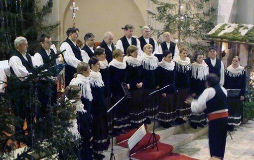 Božićni koncert KUD-a Klek u senjskoj katedrali Božićni koncert KUD-a Klek u senjskoj katedrali