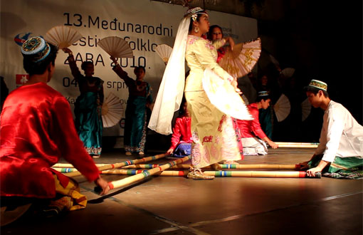 13. Međunarodni festival
folklora ZABA 2010 13.
Međunarodni festival folklora ZABA 2010