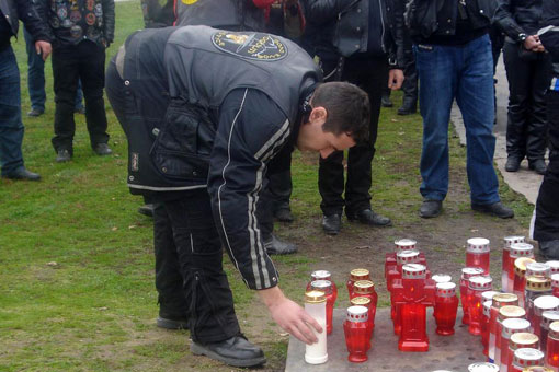 Ogulinski motoristi sudjelovali u odavanju počasti žrtvama Domovinskog rata