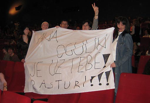 Autobus Ogulinaca bodrio Anu Beganović na finalnom izboru za najuspješniju tinejdžerku Autobus Ogulinaca bodrio Anu Beganović na finalnom izboru za najuspješniju tinejdžerku