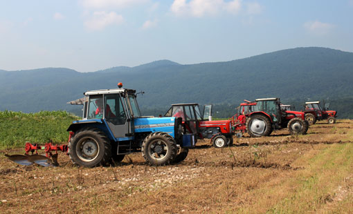 Uz jezero Sabljaci održano je 6. Natjecanje orača Karlovačke županije Uz jezero Sabljaci održano je 6. Natjecanje orača Karlovačke županije