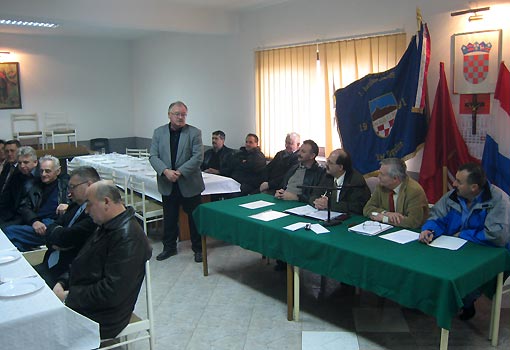 Zoran Pađen i sljedeće četiri godine na čelu udruge ZNG "Klek" Zoran Pađen i sljedeće četiri godine na čelu udruge ZNG "Klek"