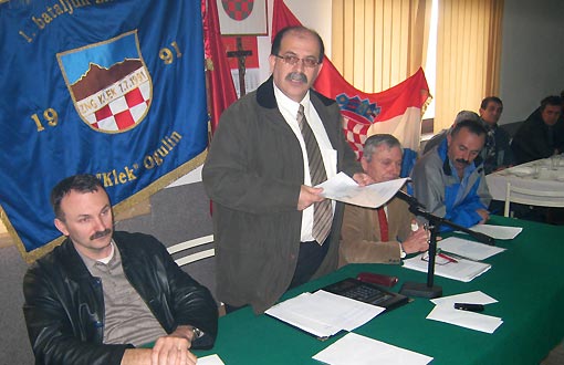 Zoran Pađen i sljedeće četiri godine na čelu udruge ZNG "Klek" Zoran Pađen i sljedeće četiri godine na čelu udruge ZNG "Klek"