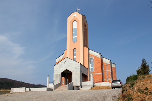 Župljani Župe Sv. Križa bili na svetoj misi u novoj crkvi Bl. Alojzija Stepinca Župljani Župe Sv. Križa bili na svetoj misi u novoj crkvi Bl. Alojzija Stepinca