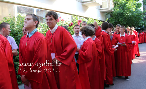 Slavlje sv. Krizme za 91  krizmanika župe Sv. Križa, Ogulin