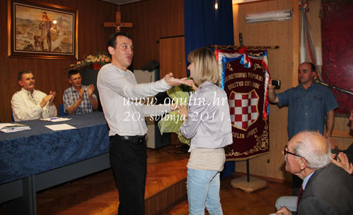 Cvijeće i  torta za vrlo uspješnu mladu kuglačicu Mateu Gašparović