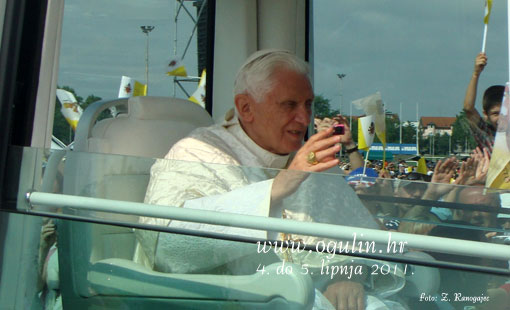 Na susretu s papom Benediktom XVI. i brojni Ogulinci