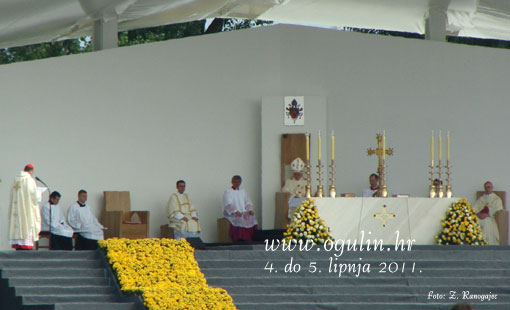 Na susretu s  papom Benediktom XVI. i brojni Ogulinci