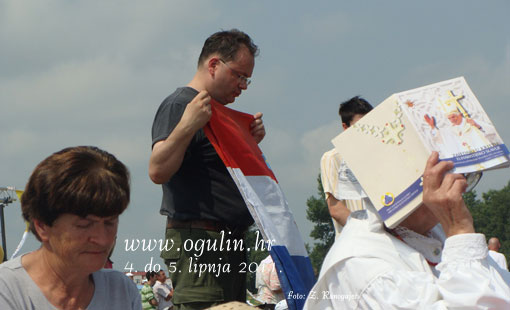 Na susretu s  papom Benediktom XVI. i brojni Ogulinci