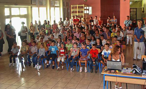 U osnovnim i  srednjim školama započela nastava