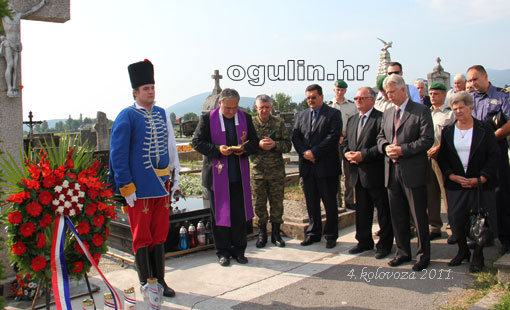 Polaganje vijenaca na groblju Sveti Jakov