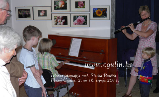 Izložba fotografija  profesora Slavka Barčića "Dok gledam u daljinu..."