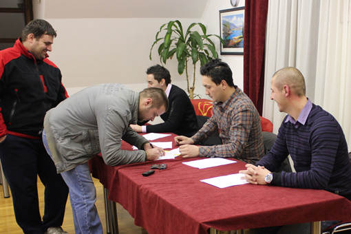 Grupa Ogulinaca velikih zaljubljenika u snijeg i skijanje osnovali su Skijaški klub Ogulin
