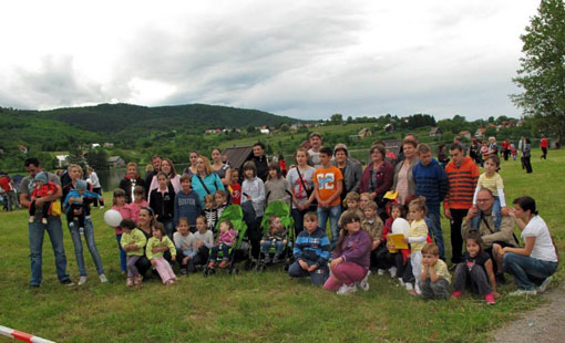 Milenijska fotografija ogulinskih blizanaca Milenijska fotografija ogulinskih blizanaca