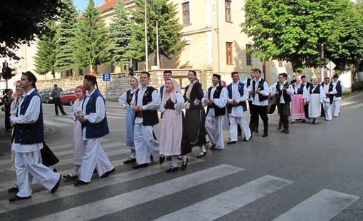 U Ogulinu održana  17. smotra izvornog folklora „Igra kolo“
