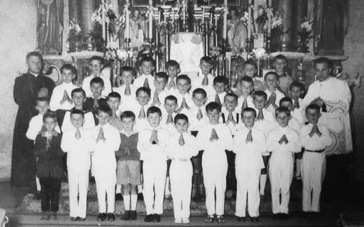 Biskup Pavlišić - Prva sv. pričest 1961 u Ogulinu