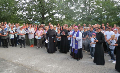 Blagoslov križnog puta na ogulinskoj kalvariji