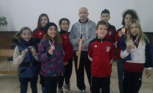 Ogulinski taekwondisti iz Zagreba vratili se sa 7 medalja