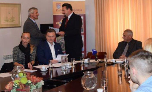 "Financijska